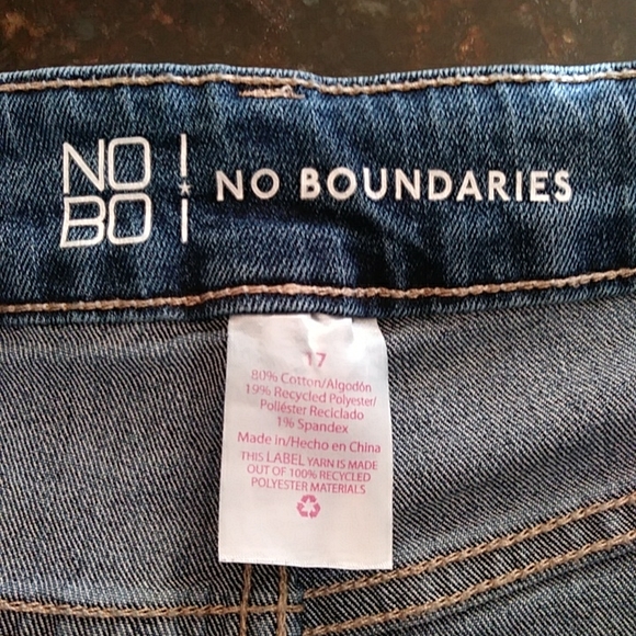 No Boundaries Distressed Boot Cut Jeans Junior 17 Blue - Picture 3 of 14